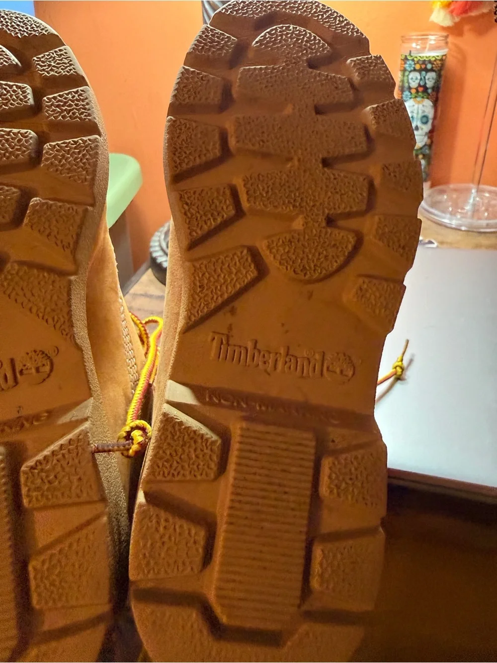 Youth Tan Waterproof Work Boots with Yellow-Brown Laces. Sz 4 Timberlands